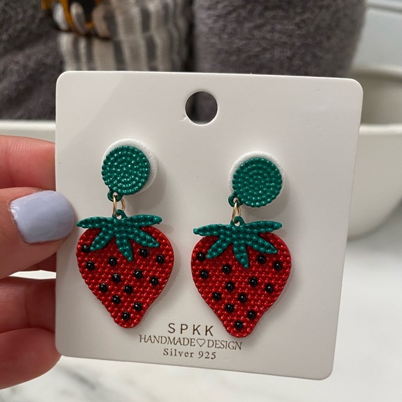 4/$25 Beaded Strawberry earrings - Picture 2 of 2